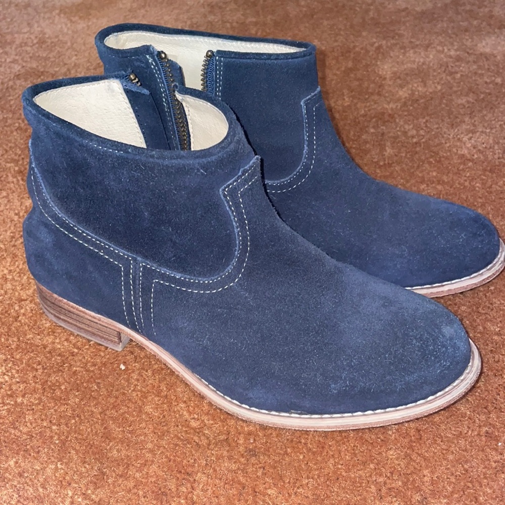 Blue Leather ankle boots - size 7